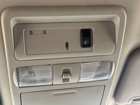 Used 2019 Nissan Titan SV w/ SV Convenience Package AWD/4WD image 27
