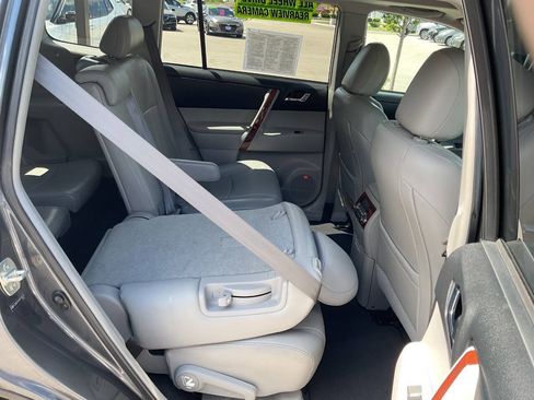 Used 2013 Toyota Highlander Limited AWD/4WD image 41
