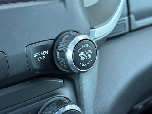 Used 2021 RAM 1500 Big Horn RWD image 31