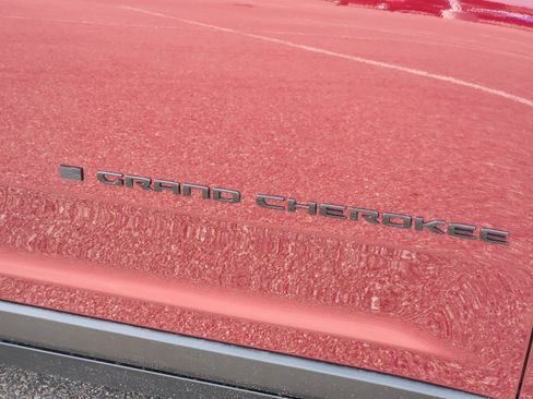 New 2025 Jeep Grand Cherokee L Altitude image 25