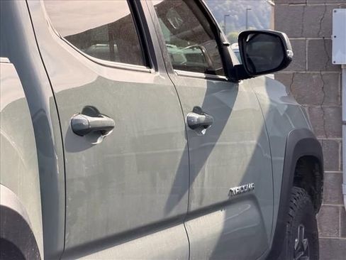Used 2023 Toyota Tacoma TRD Off-Road AWD/4WD image 15