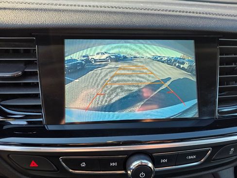 Used 2018 Buick Regal Essence w/ Driver Confidence Package #1 image 21