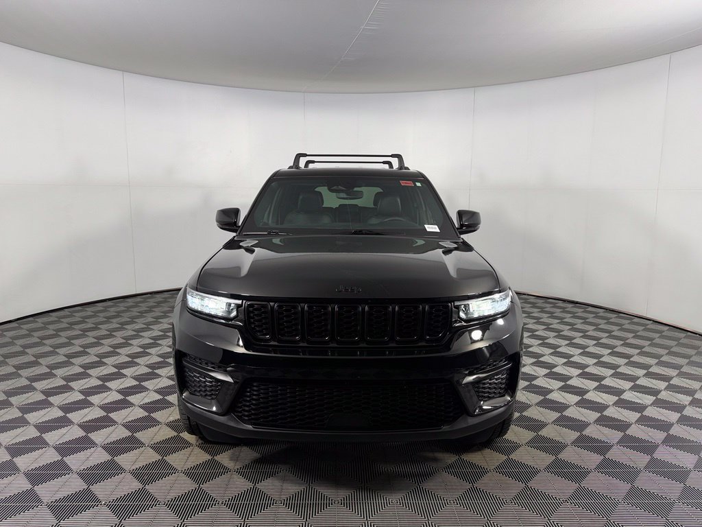 Certified 2024 Jeep Grand Cherokee Altitude AWD/4WD image 4