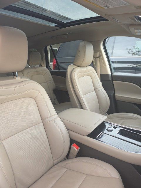Used 2023 Lincoln Aviator Grand Touring w/ Equipment Group 301A AWD/4WD image 3