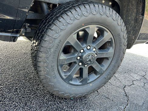 Used 2024 RAM 2500 Big Horn w/ Night Edition AWD/4WD image 8