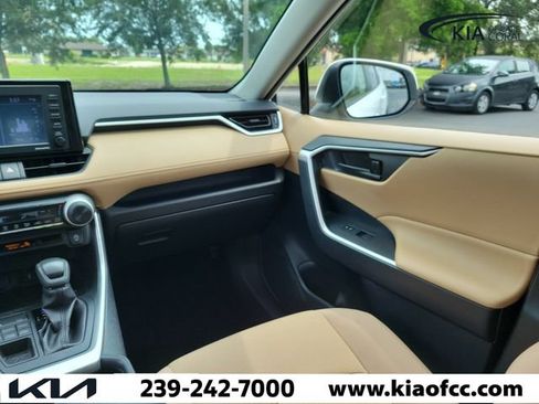 Used 2020 Toyota RAV4 LE w/ All Weather Liner Package AWD/4WD image 17