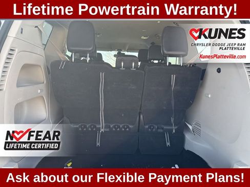 Used 2023 Chrysler Pacifica Touring-L image 24