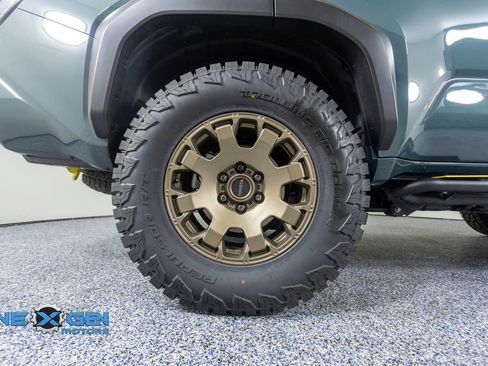 Used 2025 Toyota 4Runner Trailhunter image 41