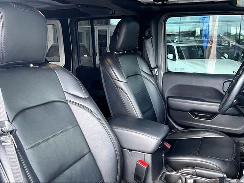 Used 2023 Jeep Wrangler Unlimited Sahara image 8