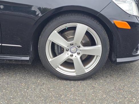 Used 2010 Mercedes-Benz E 350 4MATIC Sedan image 9