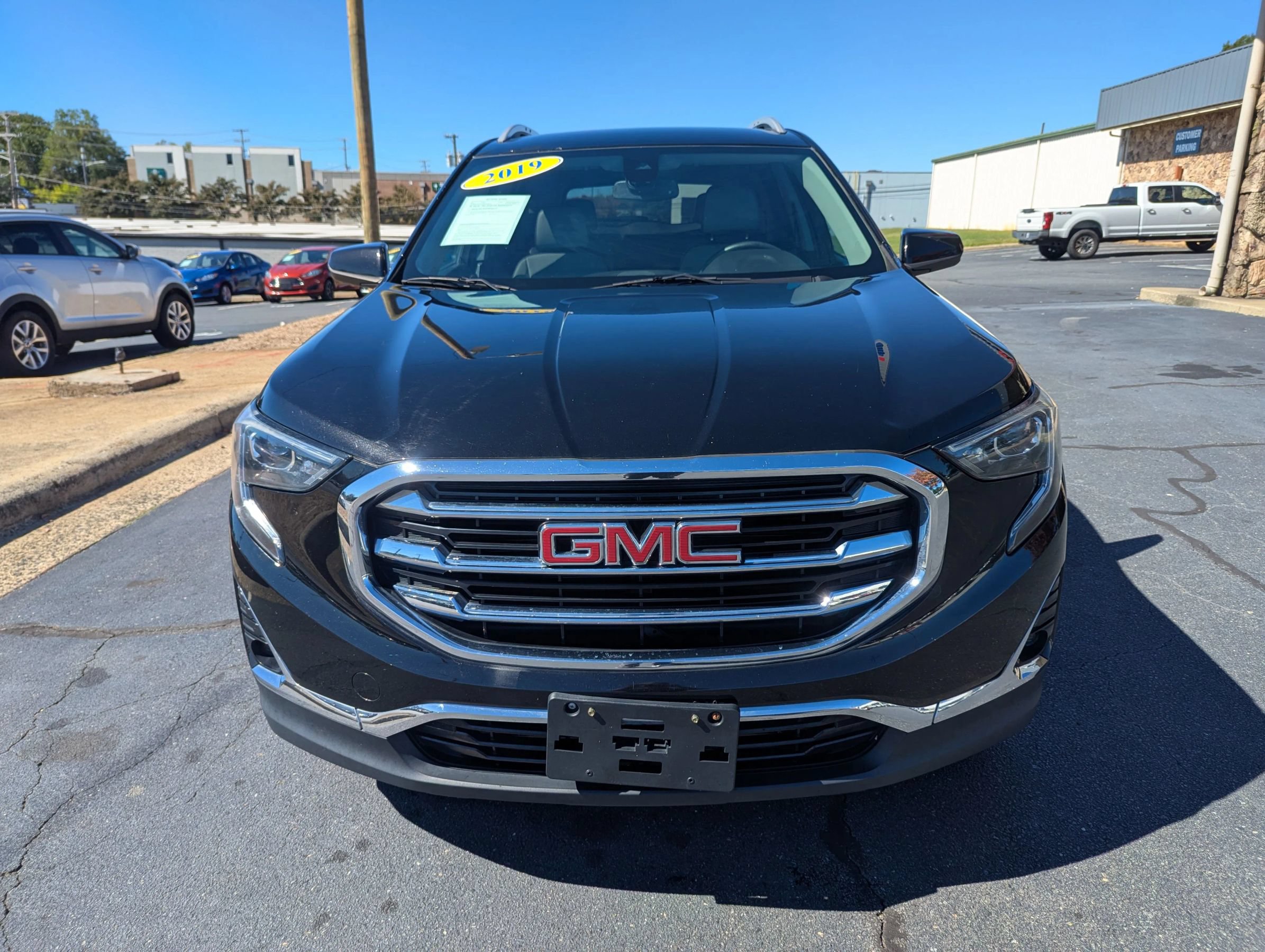 Used 2019 GMC Terrain SLT w/ Preferred Package FWD image 2
