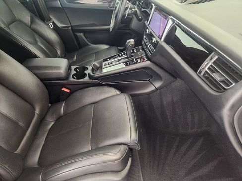 Used 2022 Porsche Macan AWD/4WD image 13