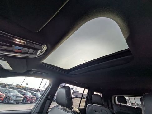 New 2025 Jeep Grand Cherokee L Altitude image 25