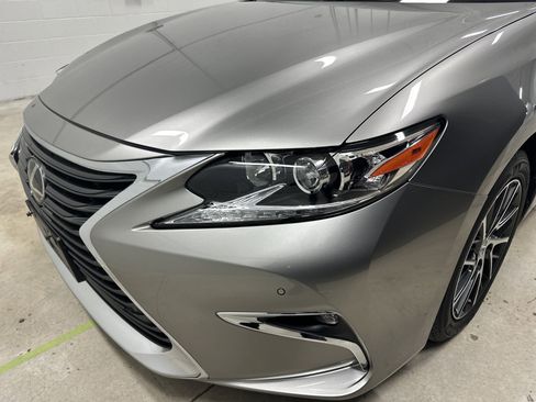 Used 2017 Lexus ES 350 w/ Navigation System Package image 6
