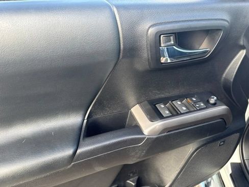 Used 2023 Toyota Tacoma Limited AWD/4WD image 9