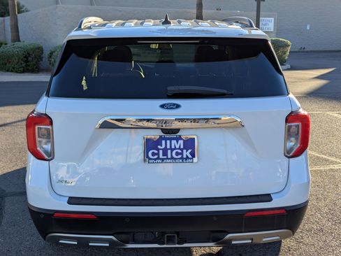 Certified 2021 Ford Explorer XLT w/ Equipment Group 202A image 3