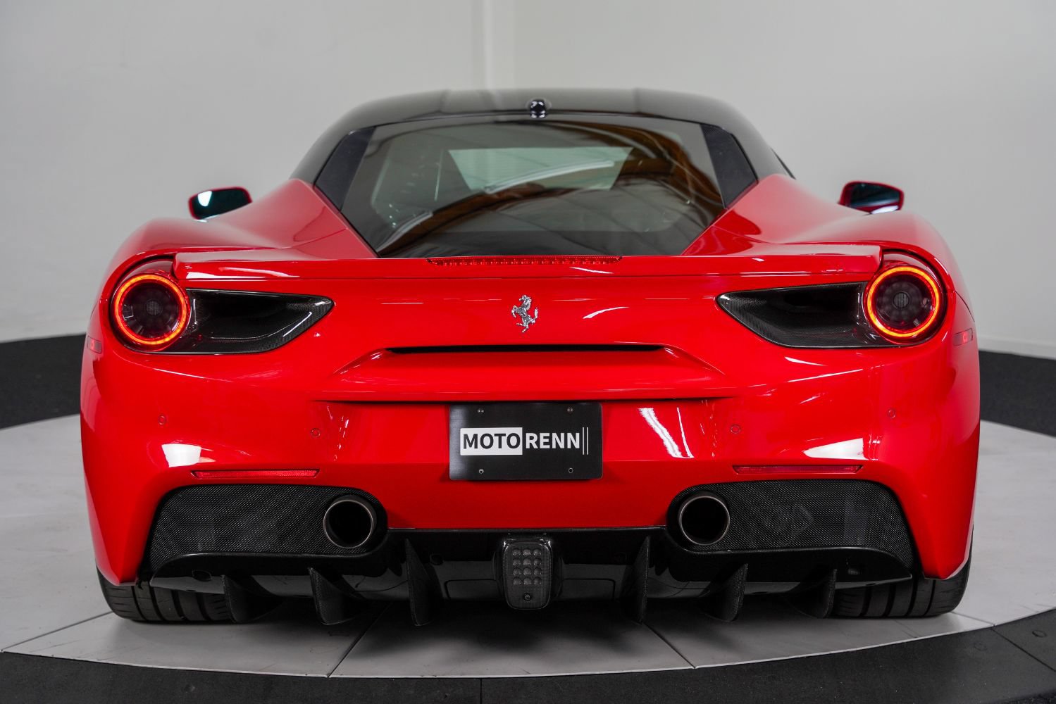 Used 2016 Ferrari 488 GTB RWD image 8