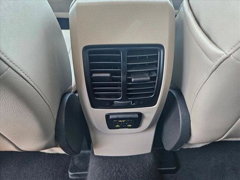 Used 2017 Ford Escape SE w/ SE Leather Comfort Package FWD image 17