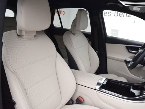 Certified 2023 Mercedes-Benz GLC 300 image 17