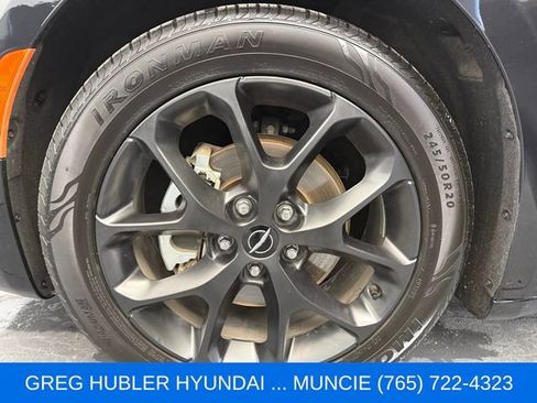 Used 2025 Chrysler Pacifica Limited FWD image 22