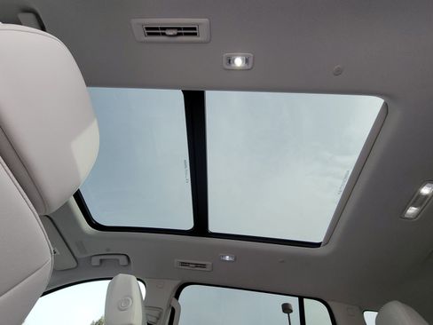 New 2026 Buick Enclave Avenir w/ Super Cruise Package image 13