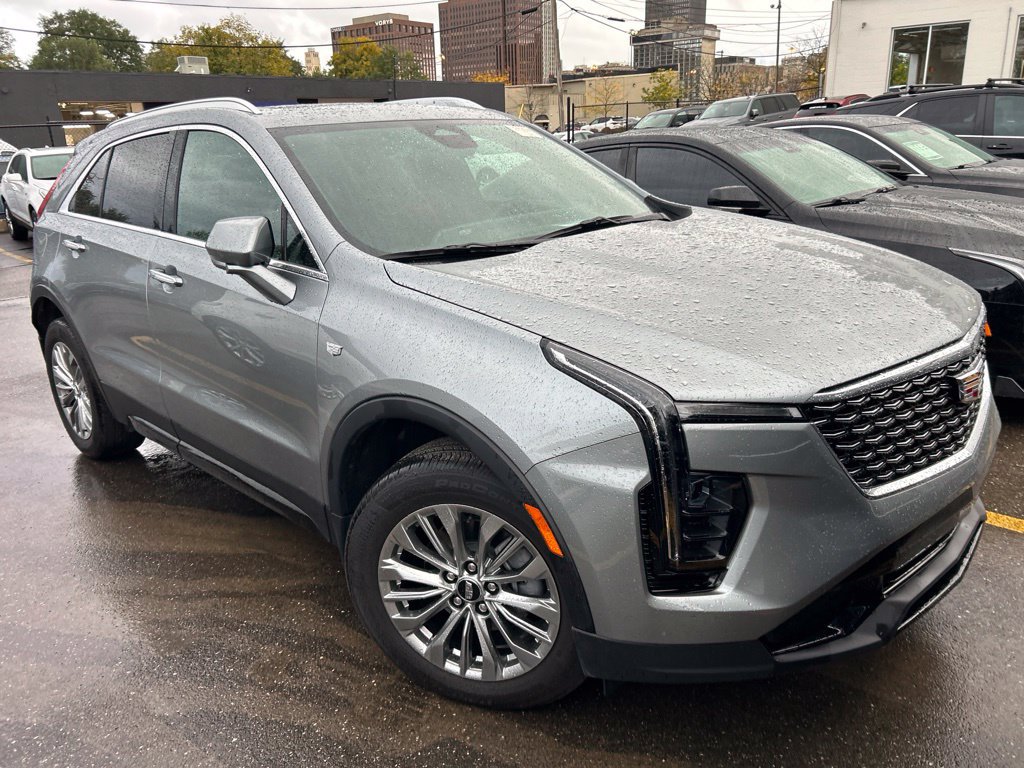 Used 2025 Cadillac XT4 Premium Luxury w/ Trailering Package AWD/4WD image 2