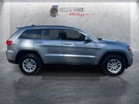 Used 2018 Jeep Grand Cherokee Laredo AWD/4WD image 7