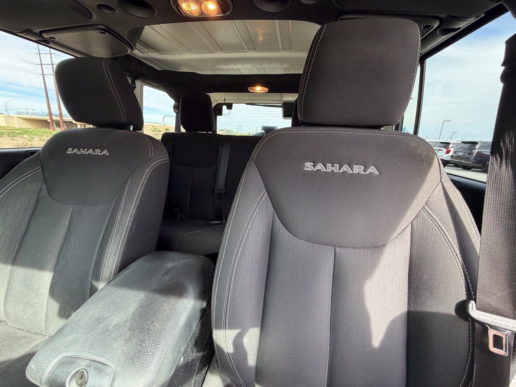 Used 2018 Jeep Wrangler Unlimited Sahara AWD/4WD image 12