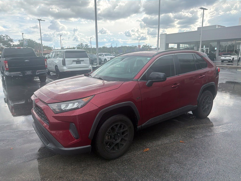 Used 2020 Toyota RAV4 LE FWD image 4