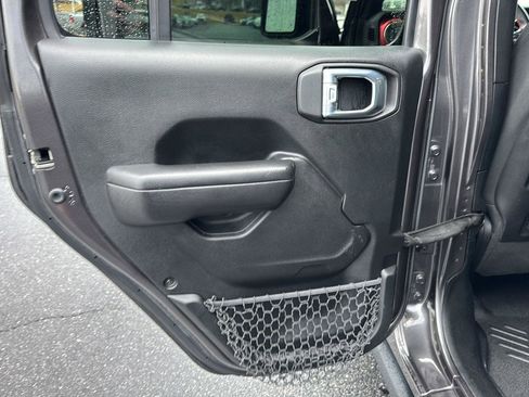 Used 2021 Jeep Wrangler Unlimited Rubicon image 16