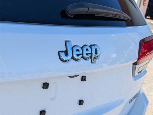Used 2022 Jeep Grand Cherokee Limited image 14
