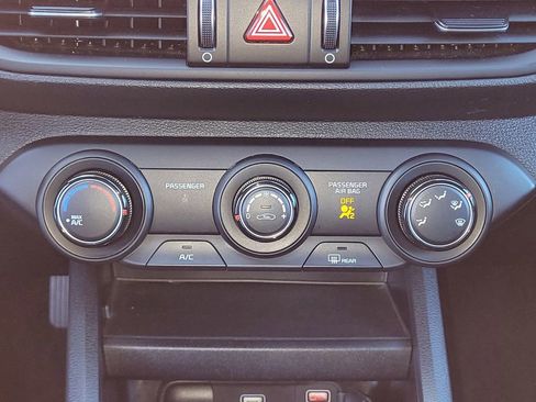 Used 2024 Kia Forte LXS image 18