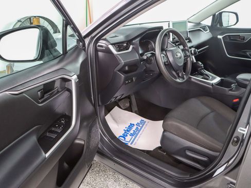 Used 2024 Toyota RAV4 LE AWD/4WD image 3