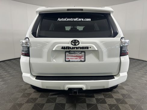 Used 2016 Toyota 4Runner SR5 RWD image 5