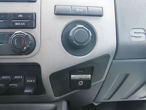 Used 2015 Ford F250 XLT w/ Snow Plow Prep Package image 22