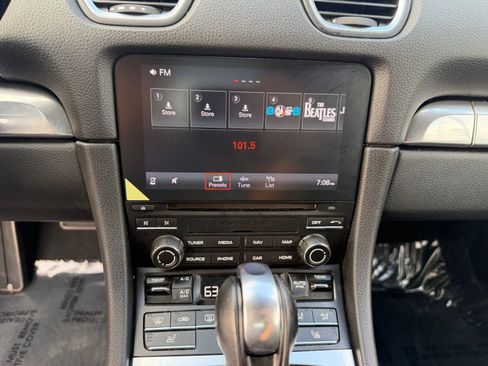 Used 2021 Porsche 718 Boxster S image 15