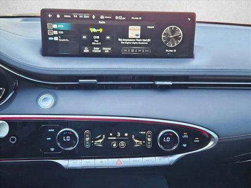 Used 2023 Genesis GV70 2.5T w/ Sport Prestige Package image 13