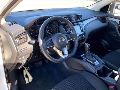 Used 2022 Nissan Rogue Sport S image 17