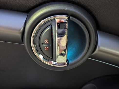 Used 2023 MINI Cooper S image 11