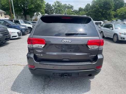 Used 2019 Jeep Grand Cherokee Laredo AWD/4WD image 7