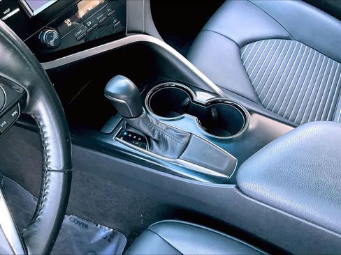 Used 2019 Toyota Camry SE image 15