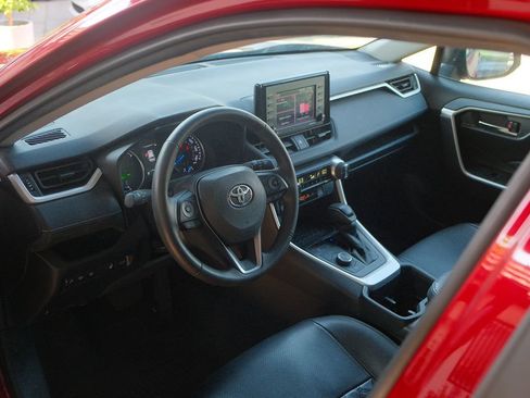 Used 2022 Toyota RAV4 XLE image 46