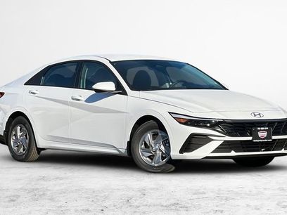 New 2026 Hyundai Elantra SE