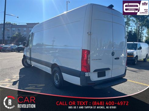 Used 2021 Mercedes-Benz Sprinter 2500 w/ Driver Convenience Package image 4