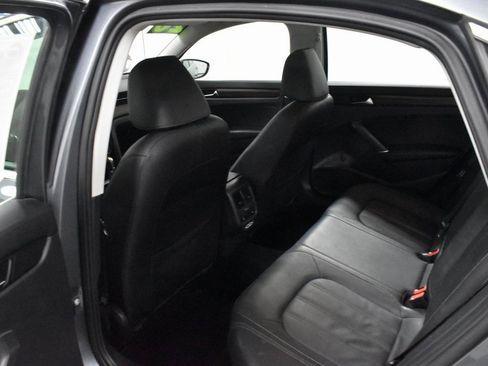 Used 2020 Volkswagen Passat 2.0T SEL image 16