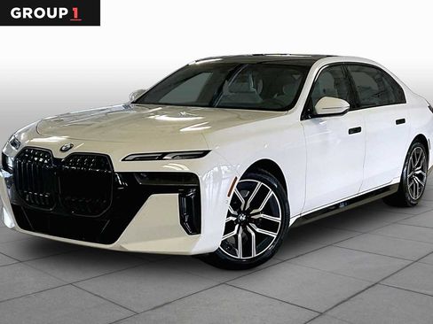 Used 2026 BMW 740i RWD image 1