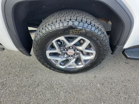 Certified 2025 GMC Sierra 1500 SLT w/ SLT Premium Plus Package image 7