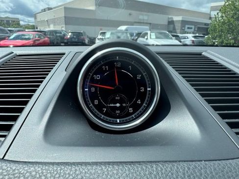 Used 2021 Porsche Macan AWD/4WD image 12