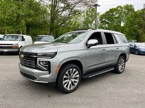 Used 2025 Chevrolet Tahoe High Country AWD/4WD image 2