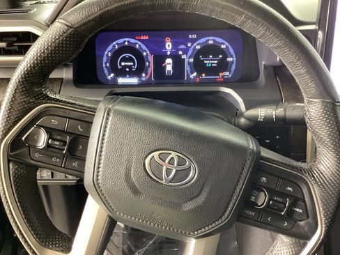 Used 2024 Toyota Tacoma Limited w/ Limited Package (LT) AWD/4WD image 16